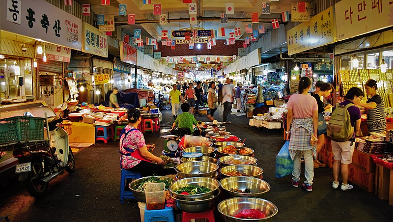 Exploring the Culinary Delights of Gwangjang Market: A Food Lover's Paradise